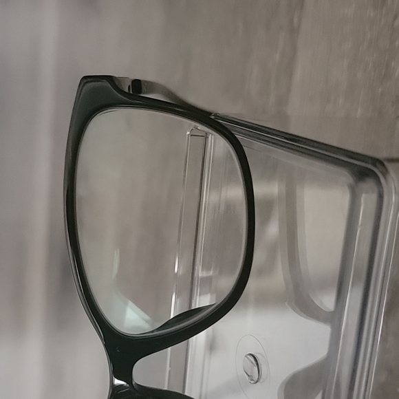 Fendi Eyeglasses - Picture 4 of 7